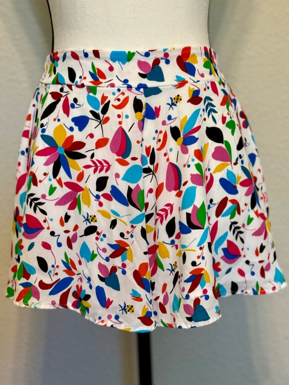 Adrienne Colorful Floral Print Shorts - Size Small